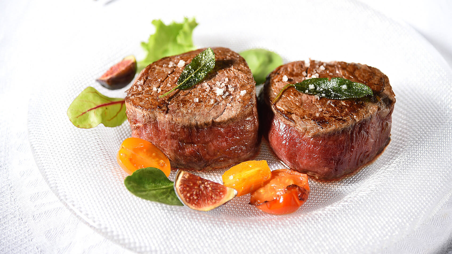angebratene Rinderfilets zubereitet Werbefotografie für Restaurants Fotos für Speisekarte eifertfotodesign Ulm Essen fotografieren Neu-Ulm leckere Fotos von Essen Chefpresentation Foodporn Foodfotografie